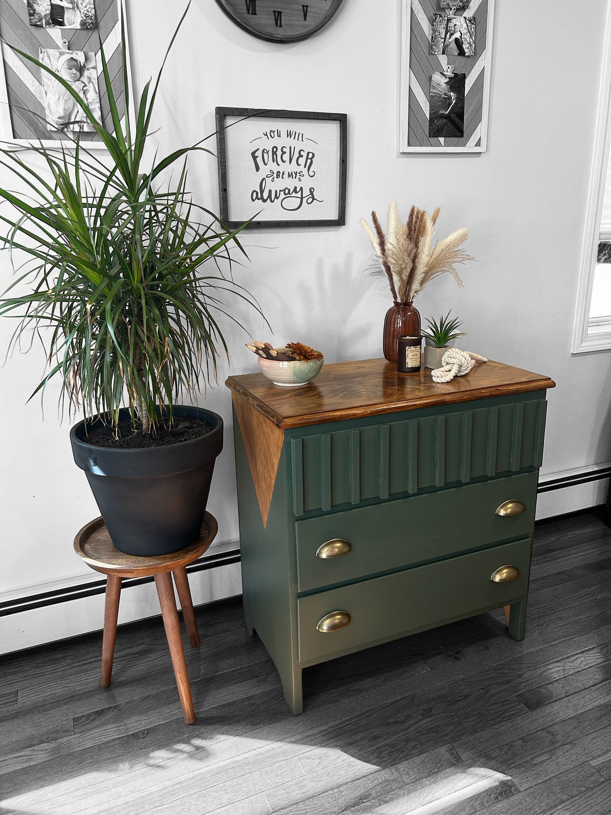 GreenVines Design V-Point 3 Drawer Dresser Multifunction Accent Dresser
